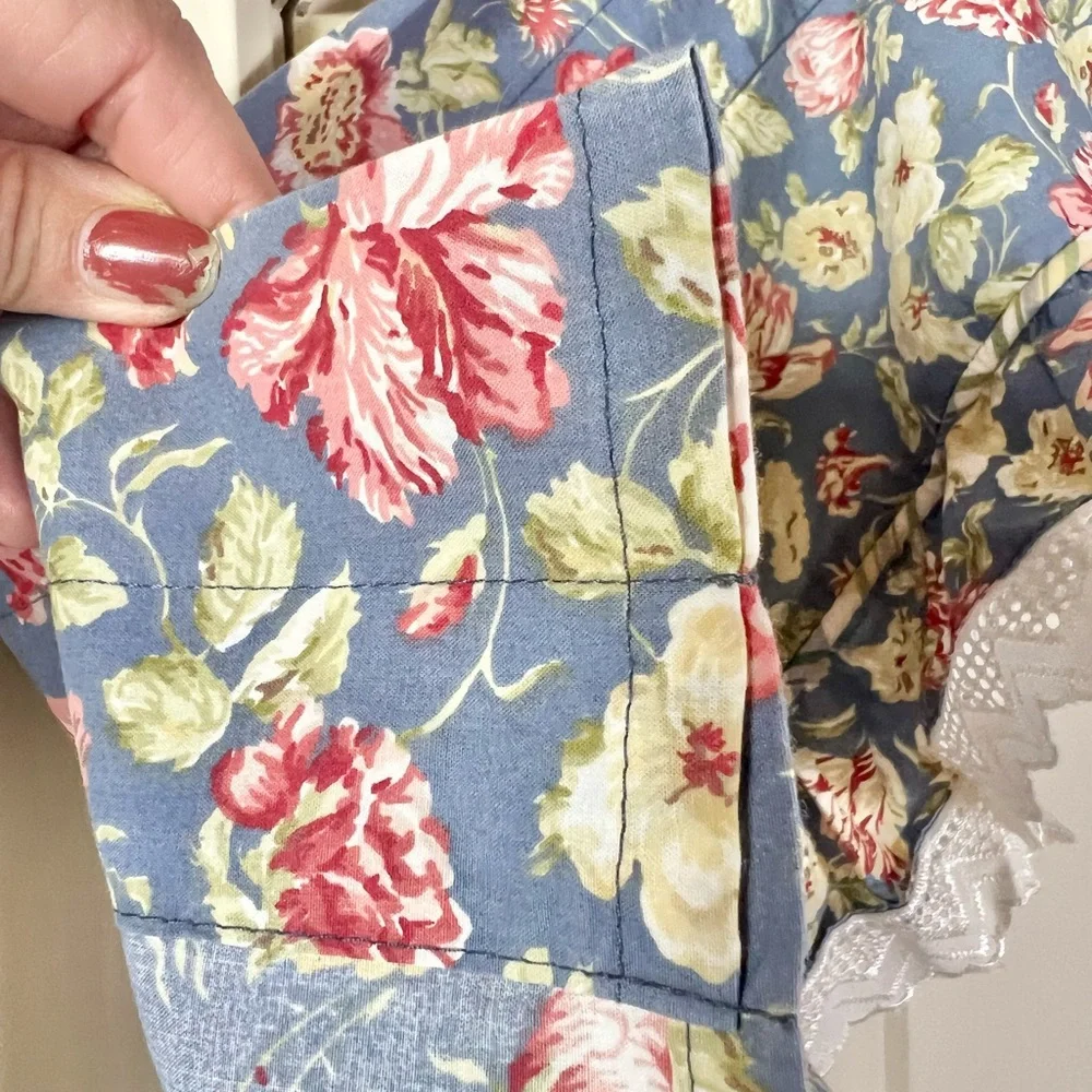 Vintage Waverly Garden Room Heritage Valance Blue Floral White Lace 60x11